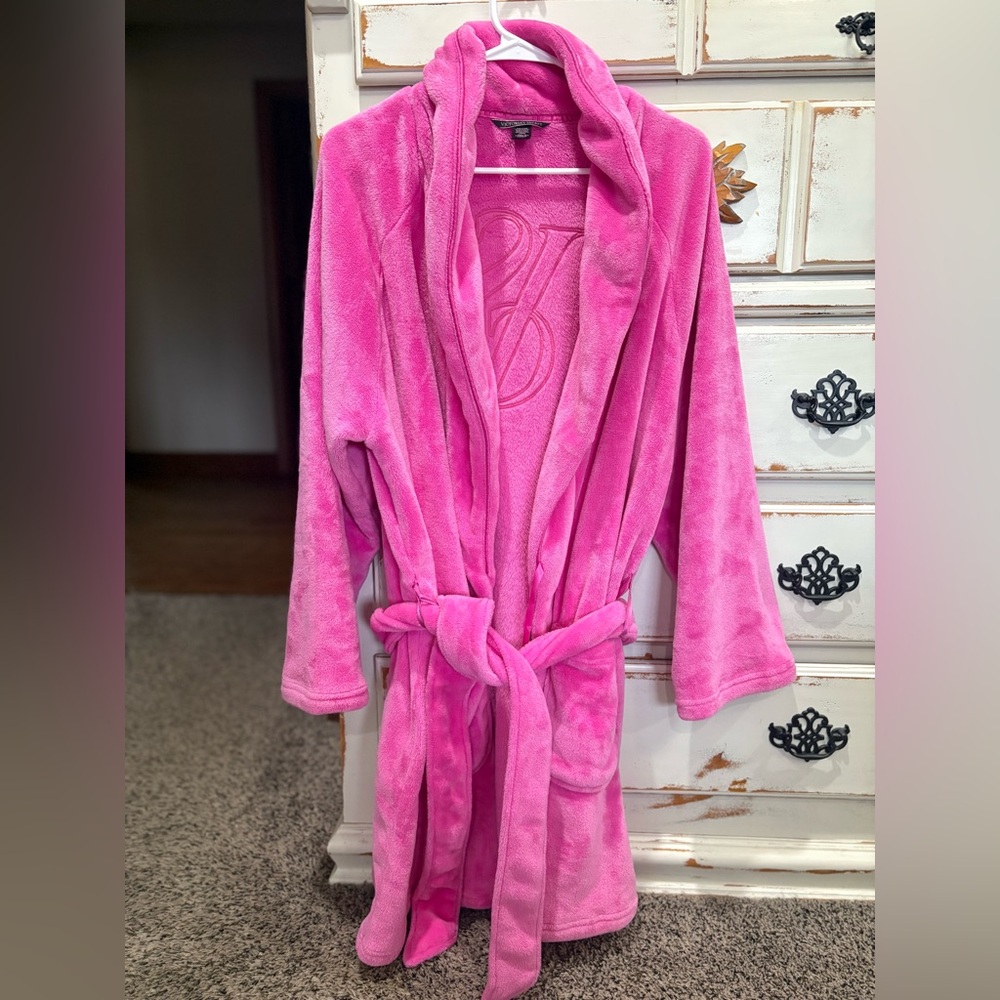 Victoria's Secret Pink Plush Robe